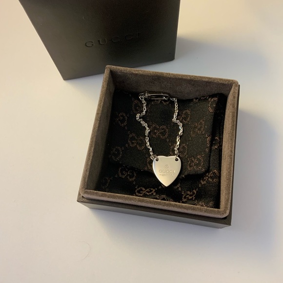 Gucci Heart Bracelet - Picture 4 of 10